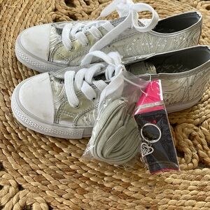 NWT, Gotta Flurt Sneakers